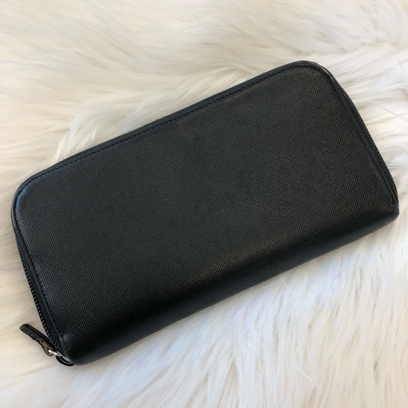 Prada Black Wallet - Picture 5 of 8